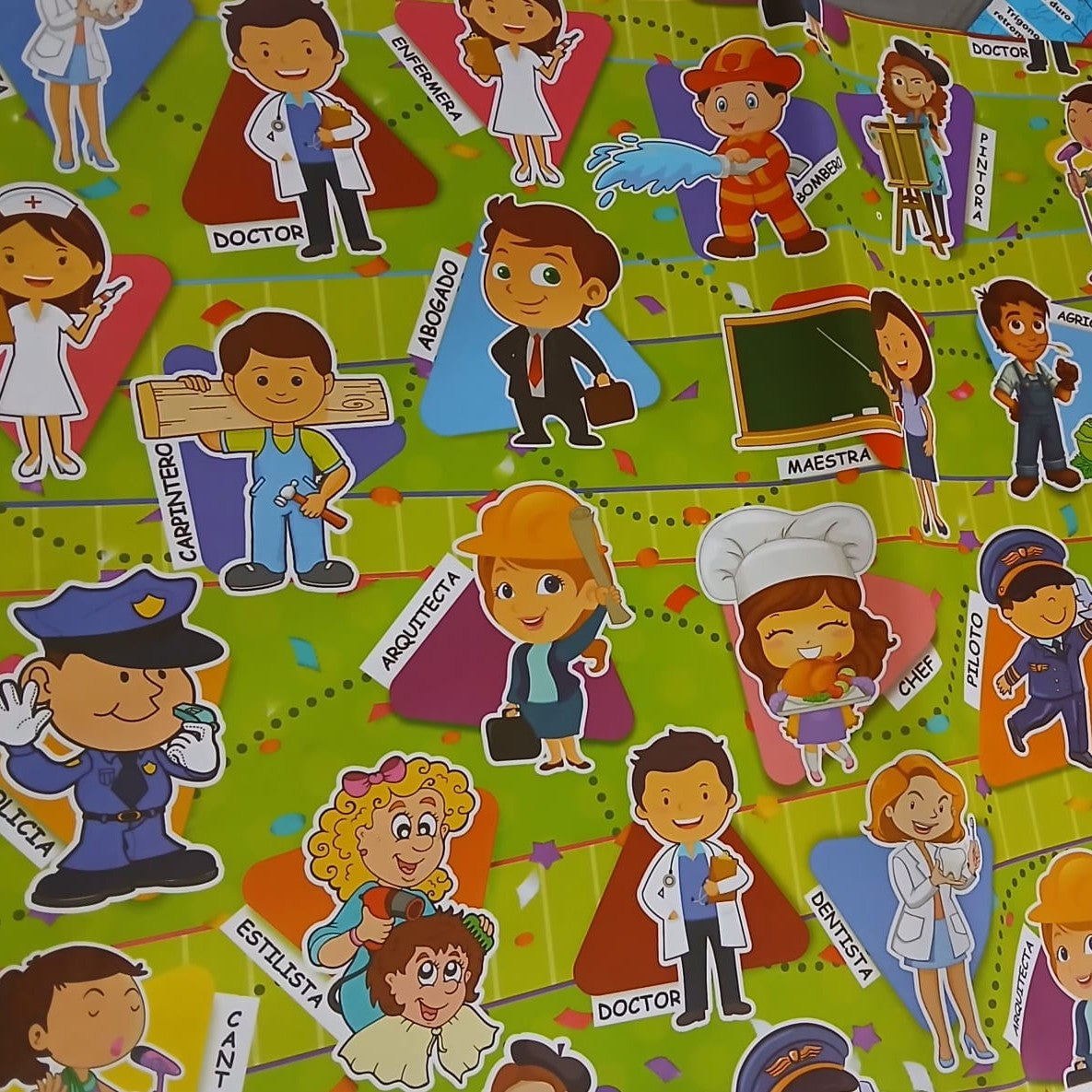 Pliego de Papel de Regalo Educativo y Recortes
